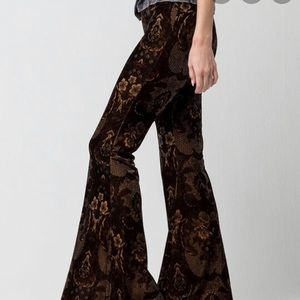 Free People sprinter Velvet Flares
